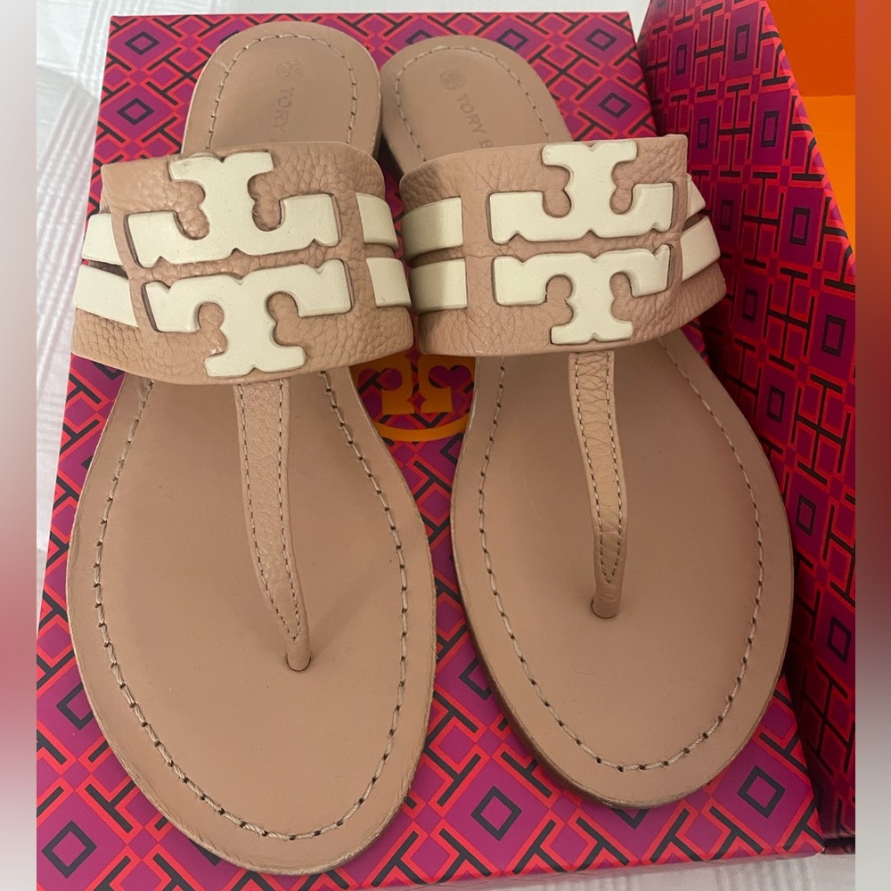 Cream Tory Burch Sandals in mint conditions with box